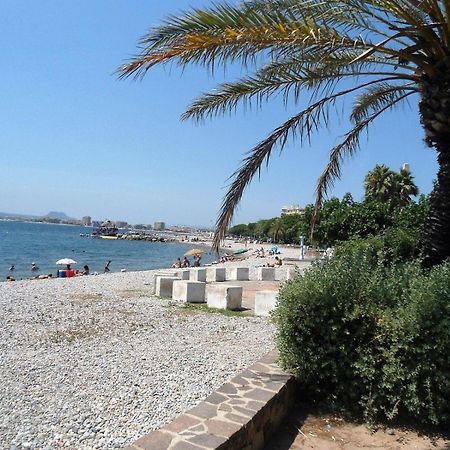 Un Grand Studio Face Au Port De Santa Lucia Saint-Raphael  Ngoại thất bức ảnh